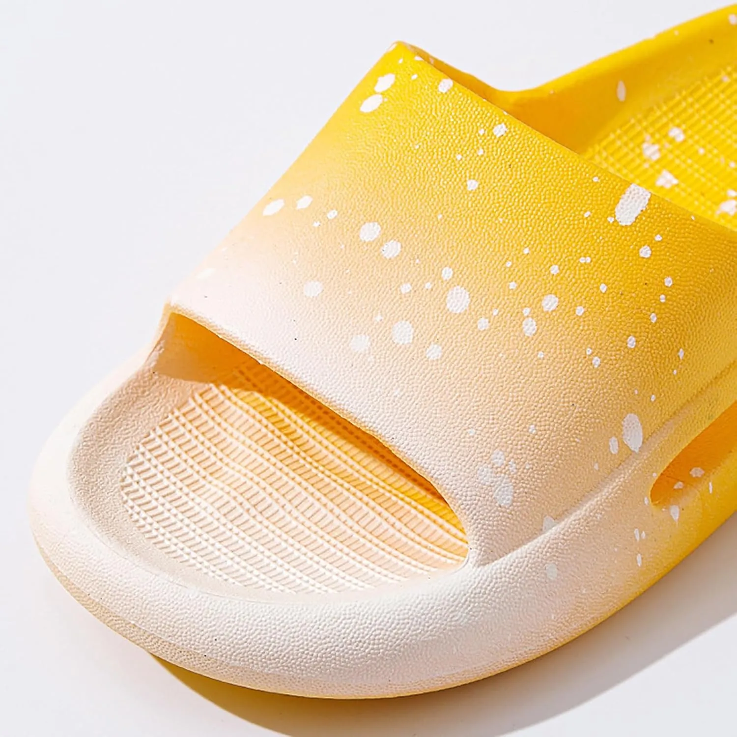 Cloud Slides for Kids Comfy Soft Cushioned Slides Fashion Gradient Color Cartoon Slippers Slip On Beach Slide