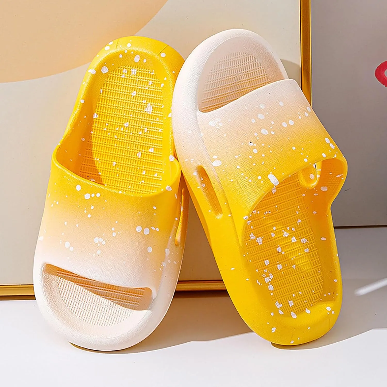 Cloud Slides for Kids Comfy Soft Cushioned Slides Fashion Gradient Color Cartoon Slippers Slip On Beach Slide