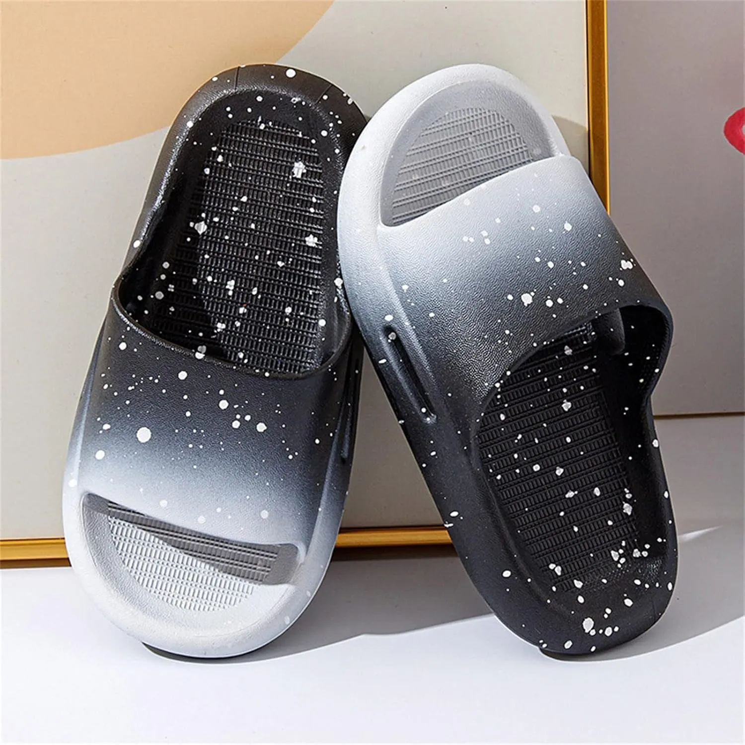 Cloud Slides for Kids Comfy Soft Cushioned Slides Fashion Gradient Color Cartoon Slippers Slip On Beach Slide