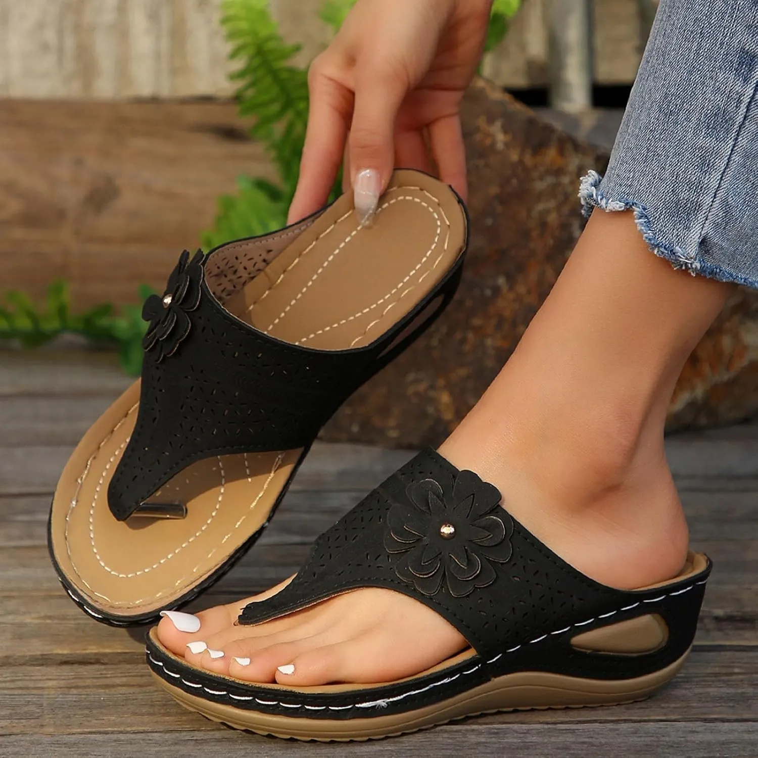 Eduavar Sandals Women Soft Cushion Footbed Arch Support Flip Flop Comfortable Casual Summer Beach Lightweight Thong Sandals