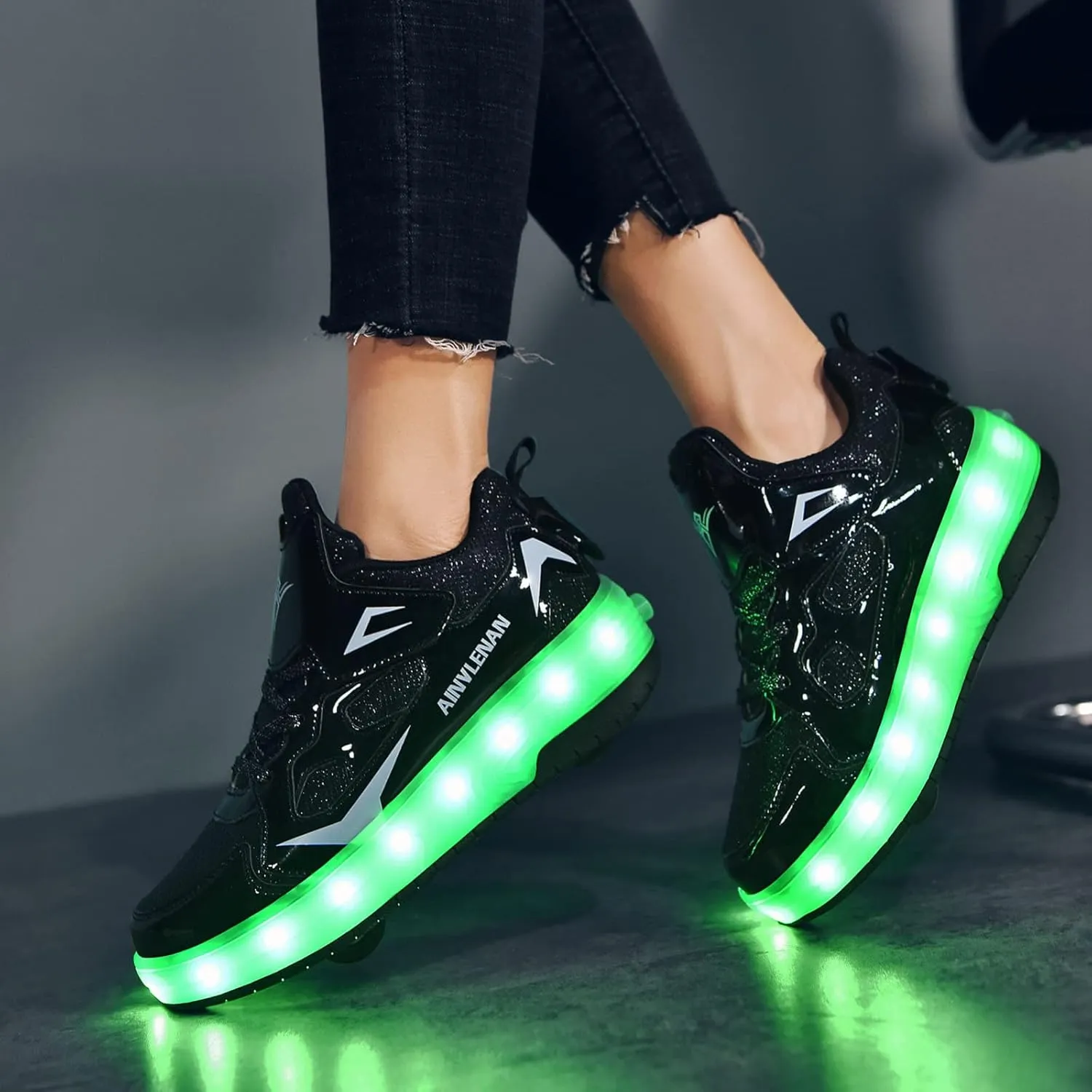 EMDPBD Roller Skates Shoes USB Charging, Unisex Kids LED Light Up Retractable Roller Skate Sneaker Flashing Wheel Shoes for Girls Boys,Black-7.5BigKid