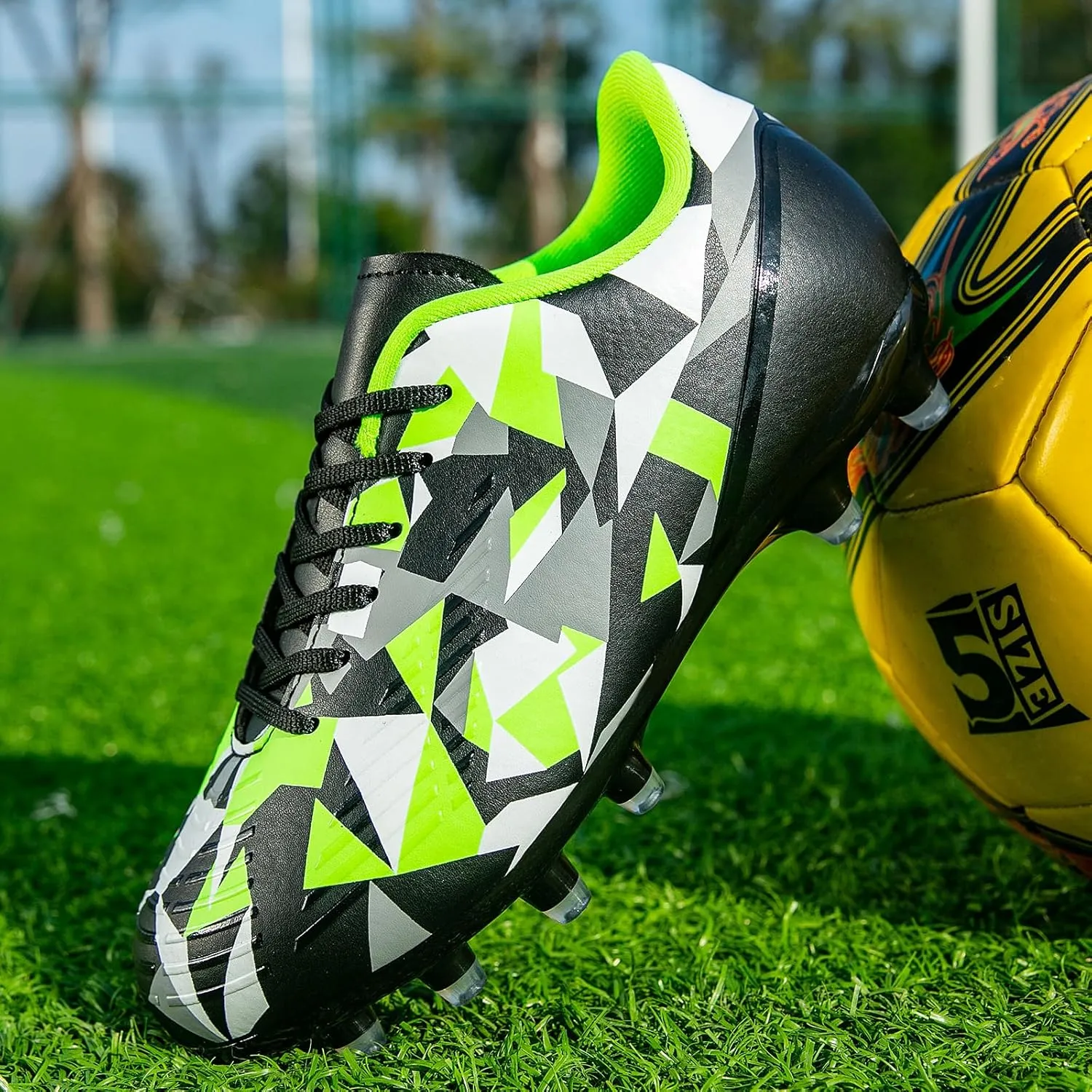 Kids Soccer Cleats Boys Girls Youth Football Cleats for Boys Girls Athletic Outdoor Soccer Shoes Lightweight Teenager Unisex Training Football Shoes for Little and Big Kid