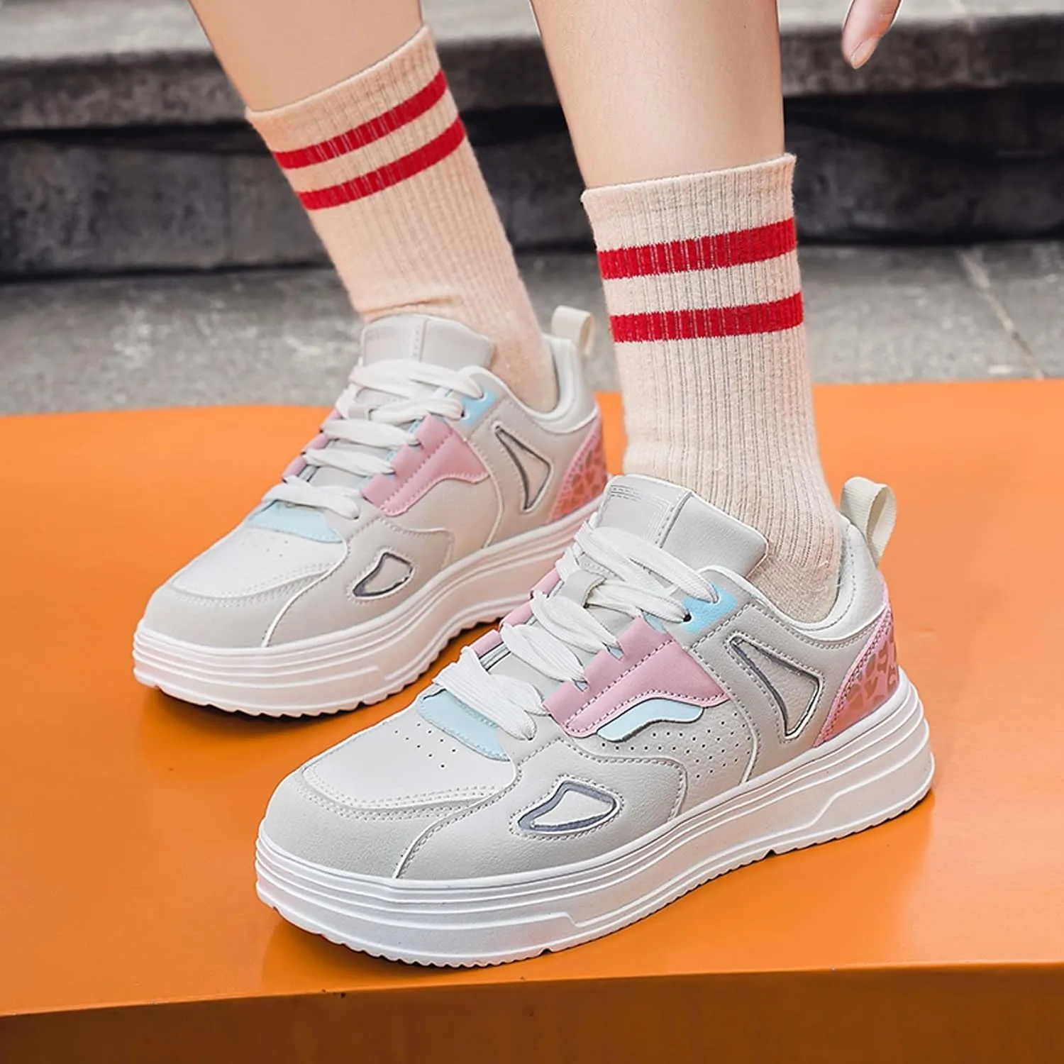 Mens and Womens Non Slip and Breathable Skateboard Shoes Lace Up Low Top Casual Walking Shoes Short Distance Running Shoes Table Tennis Competition Shoes Long Jump Sneakers