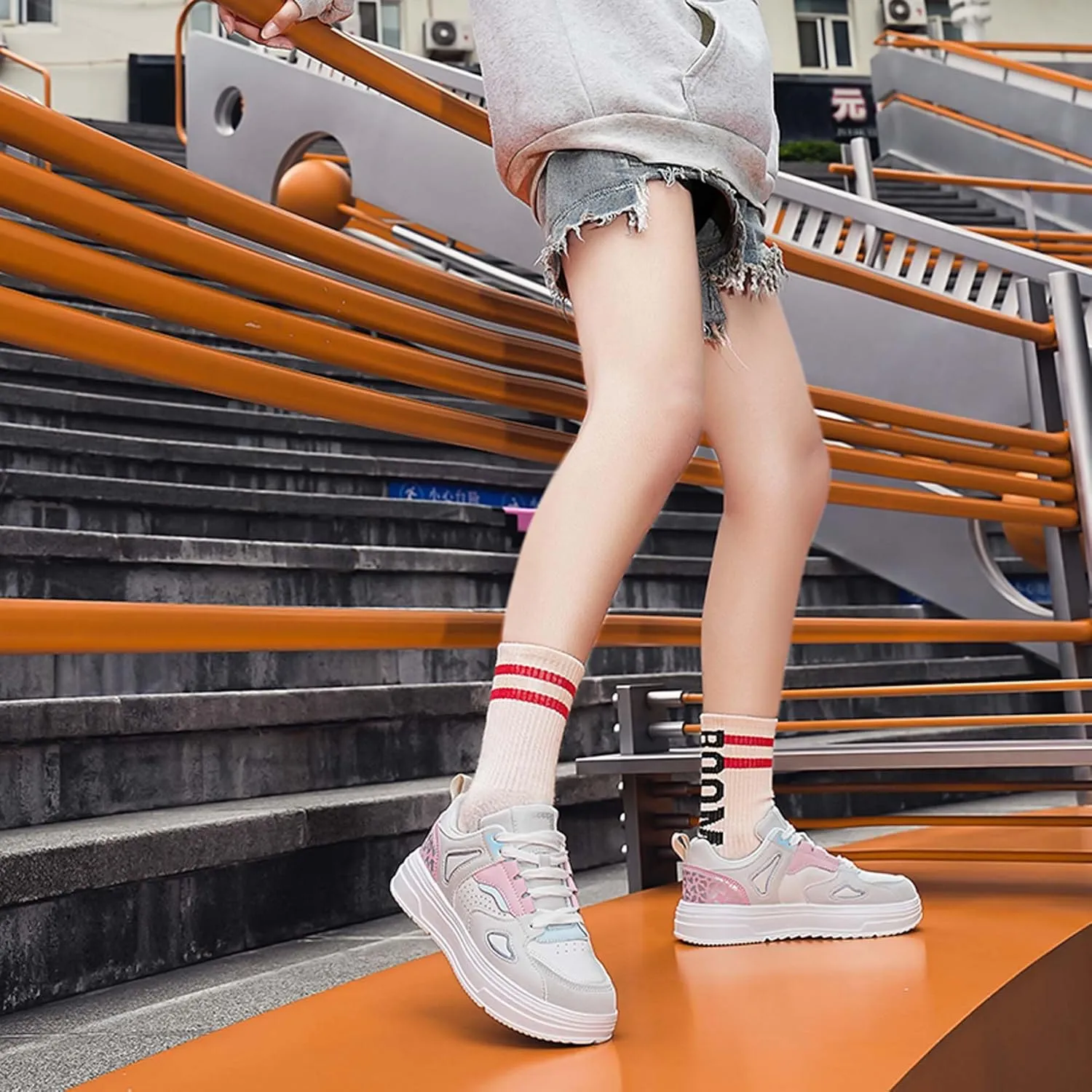 Mens and Womens Non Slip and Breathable Skateboard Shoes Lace Up Low Top Casual Walking Shoes Short Distance Running Shoes Table Tennis Competition Shoes Long Jump Sneakers