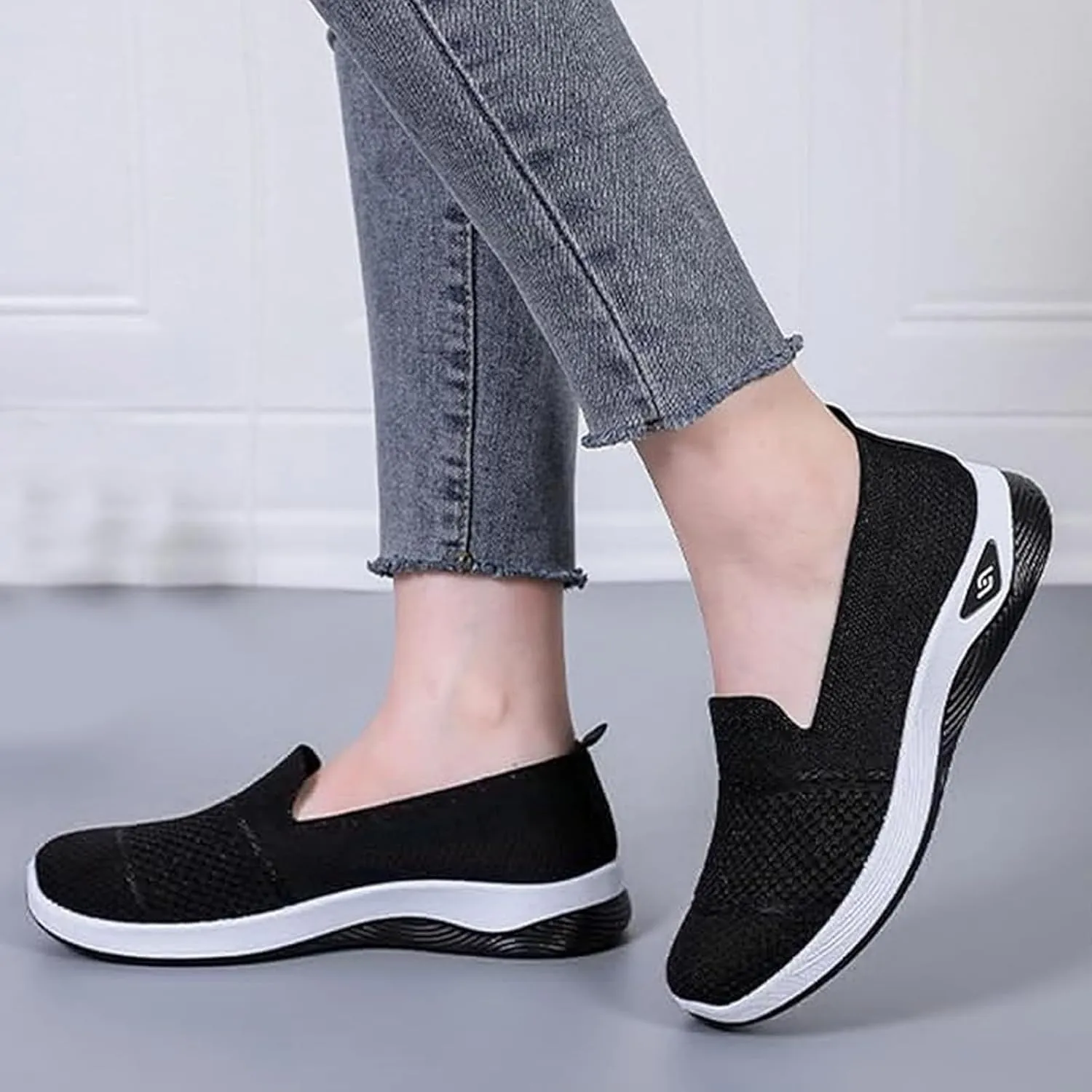 Orthopedic Shoes for Women Dressy Breathable Soft Shoes Arch Support Comfortable Breathable Walking Slip on Sneakers Lightweight Sneaker 2025