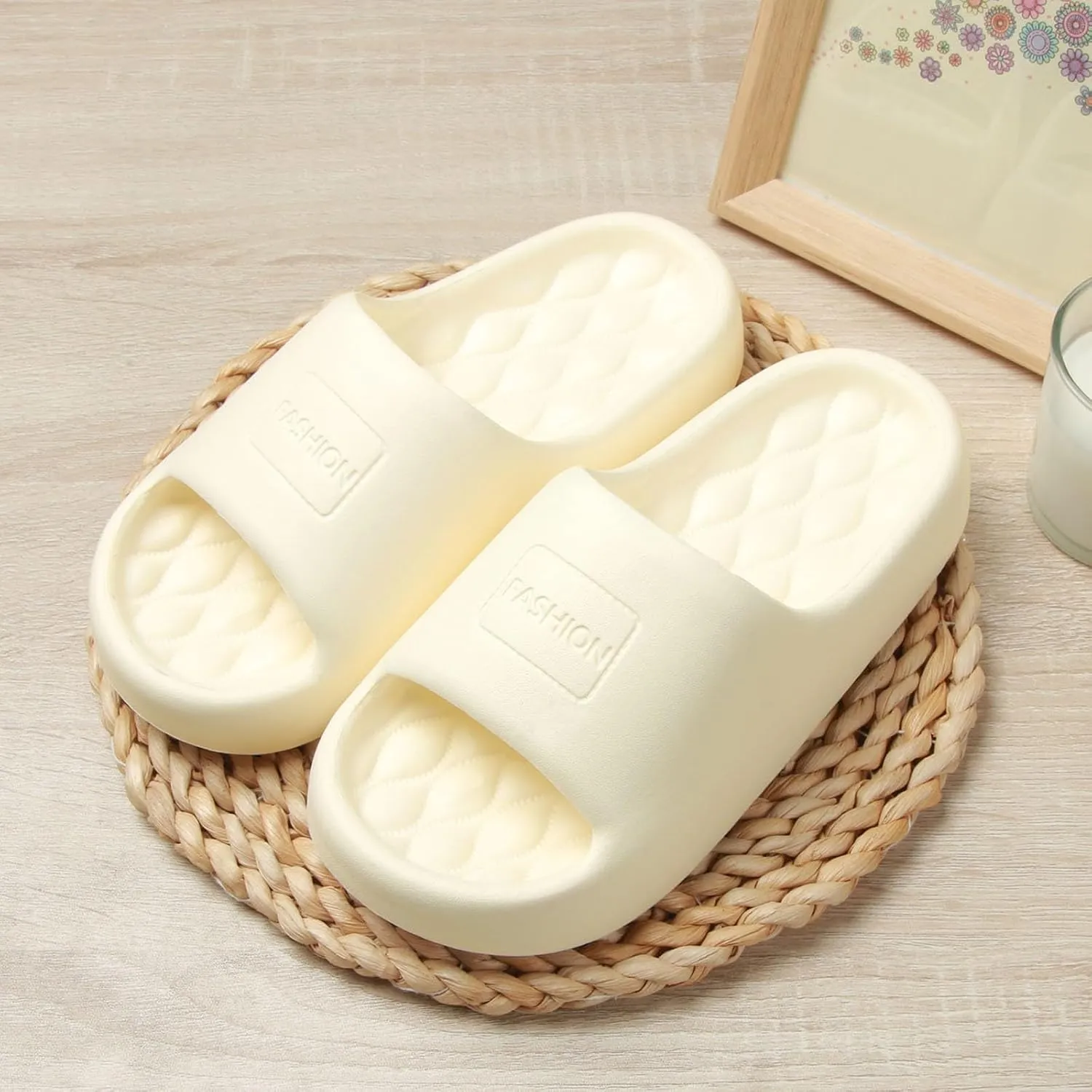 Pillow Slippers Womens Shower Shoes Women and Men Showers Sandals Cloud Slides Comfortable Non-Slip Quick Drying