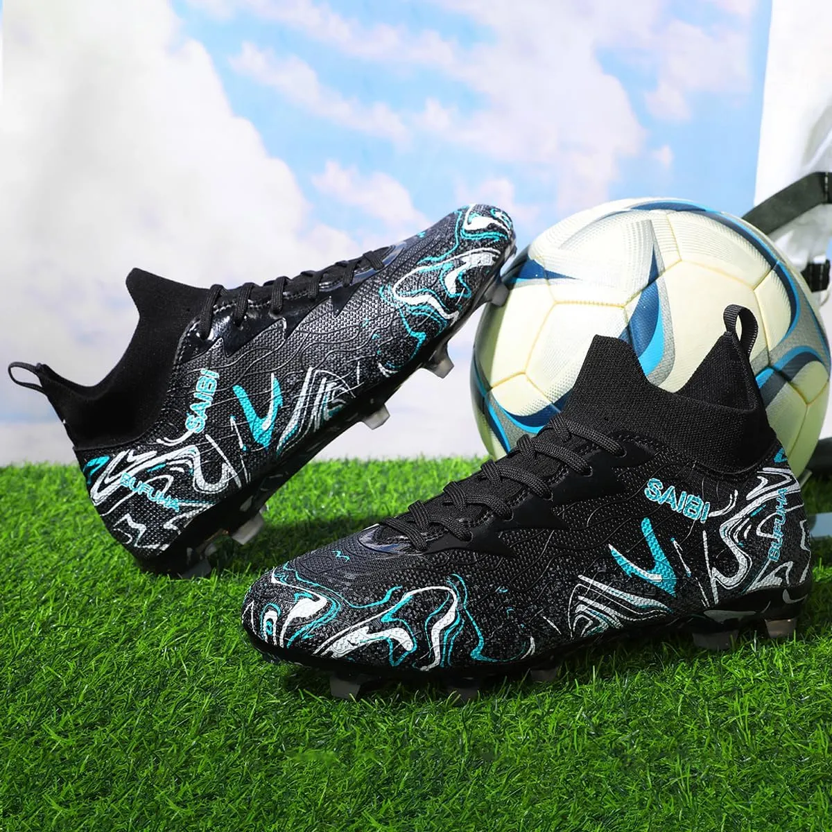 Professional Women's Sports Soccer Shoes are Fashionable, Lightweight, Breathable, and Spiked