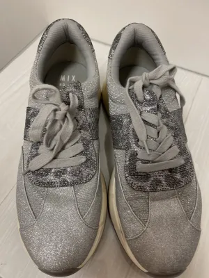Shoes Sneakers By Mix No 6  Size: 10