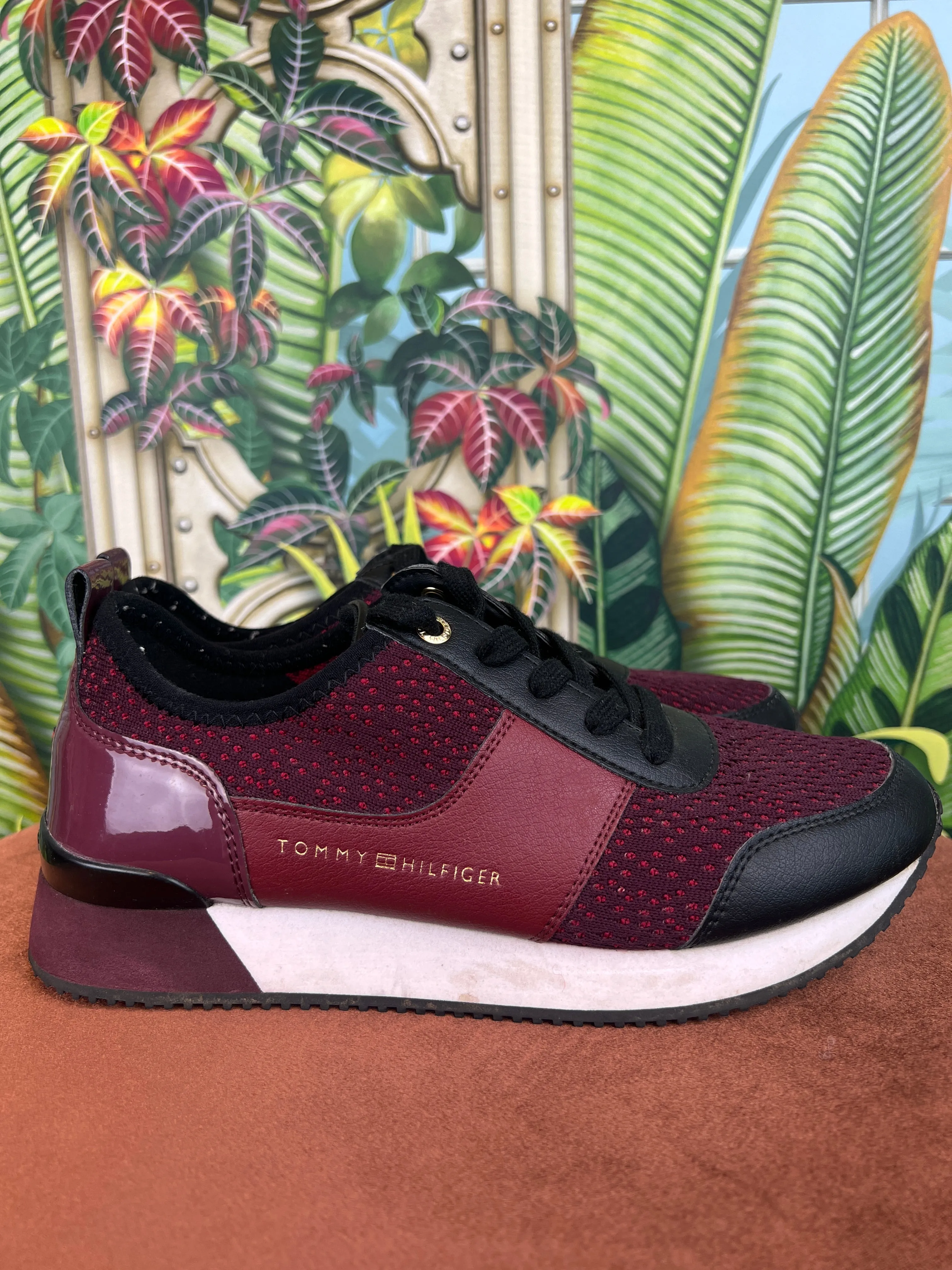 Tommy Hilfiger black/red sneakers