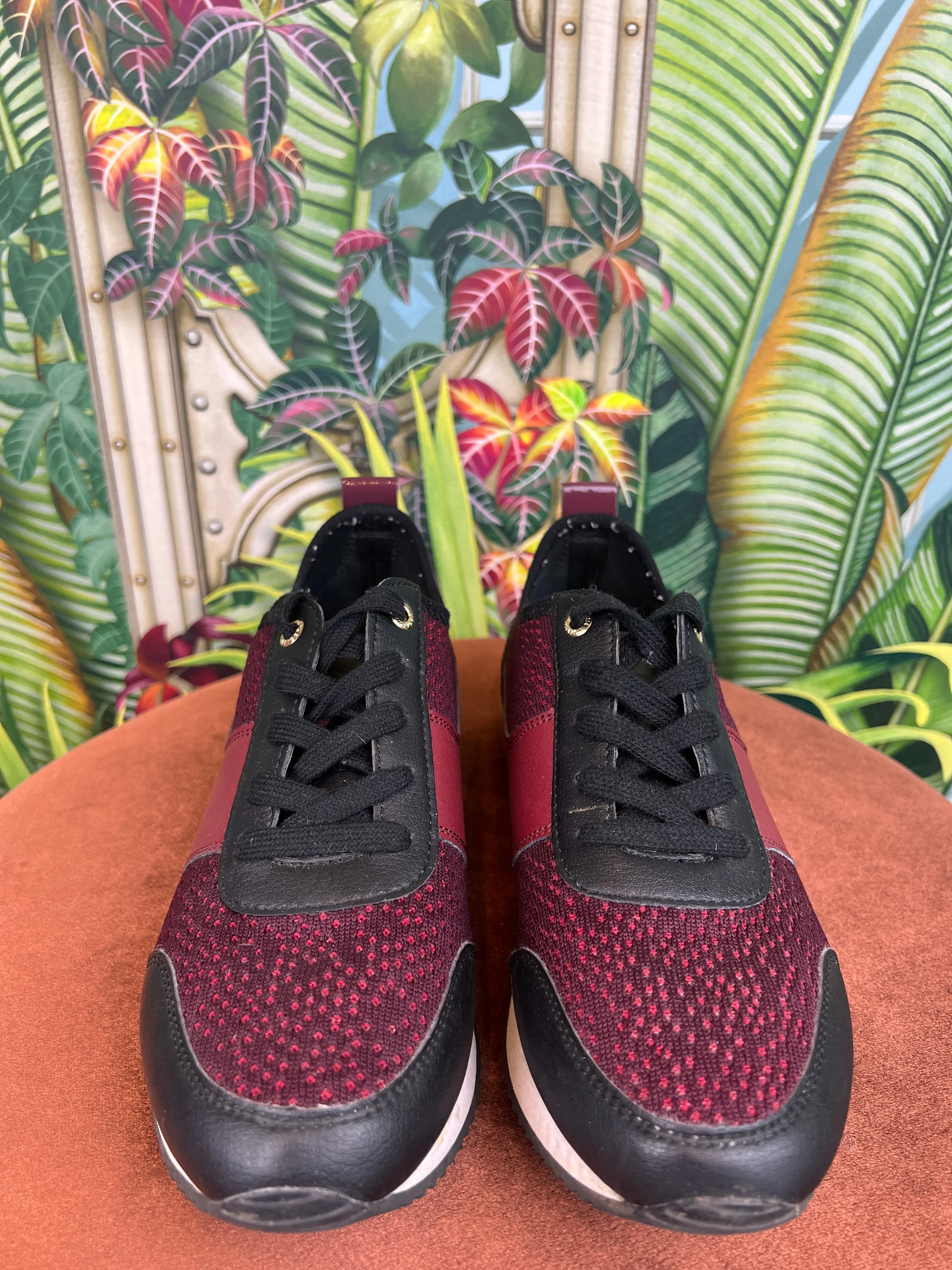 Tommy Hilfiger black/red sneakers
